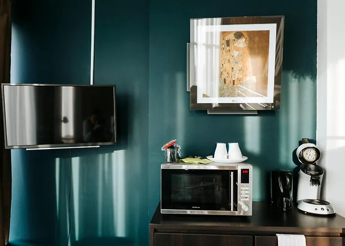 Hague Teleport - Free ParkingHotel den Haag